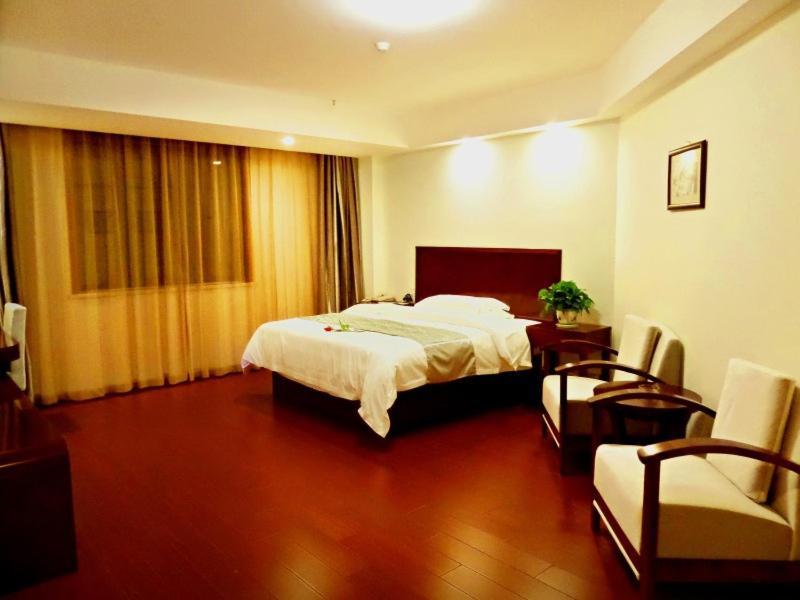 Greentree Inn Jiangxi Jindezhen People Square Jindin Business Hotel Цзиндэчжэнь Экстерьер фото