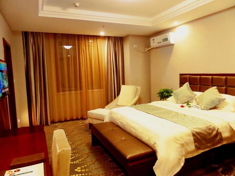 Greentree Inn Jiangxi Jindezhen People Square Jindin Business Hotel Цзиндэчжэнь Экстерьер фото
