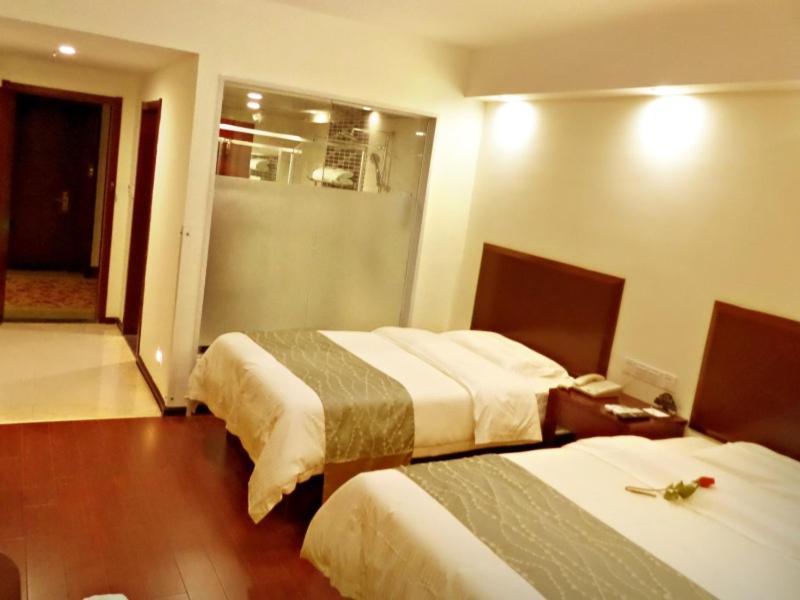 Greentree Inn Jiangxi Jindezhen People Square Jindin Business Hotel Цзиндэчжэнь Экстерьер фото